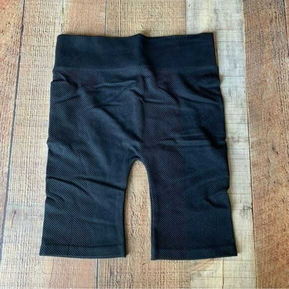 Blue B womens size S/M black compression shorts NWTs - Picture 1 of 8